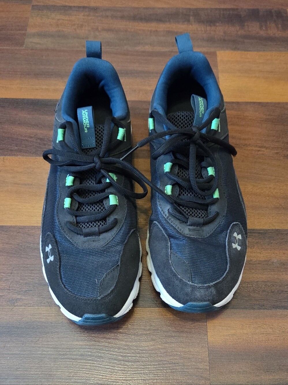 Under Armour MENS SIZE 11 Navy and Teal Athletic Shoes